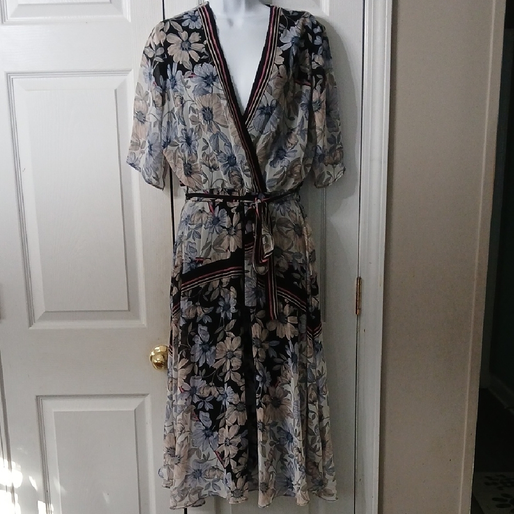 Gabby Skye Floral Dress with Belt business casual vacation Sz 10 NWOT